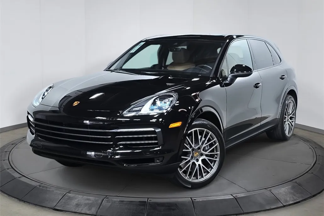 2022 Porsche Cayenne Base photo 1