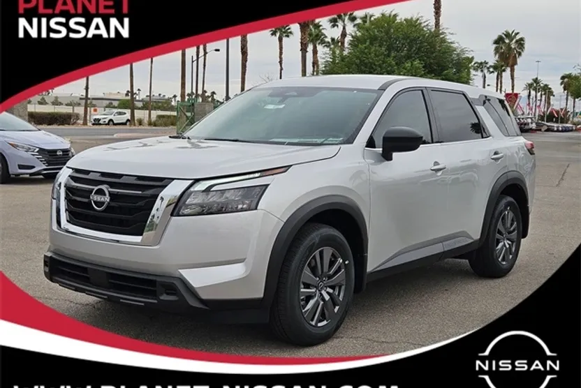 2025 Nissan Pathfinder S photo 1