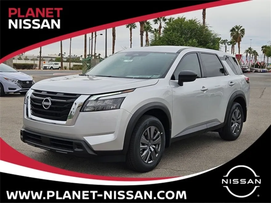 2025 Nissan Pathfinder S photo 1
