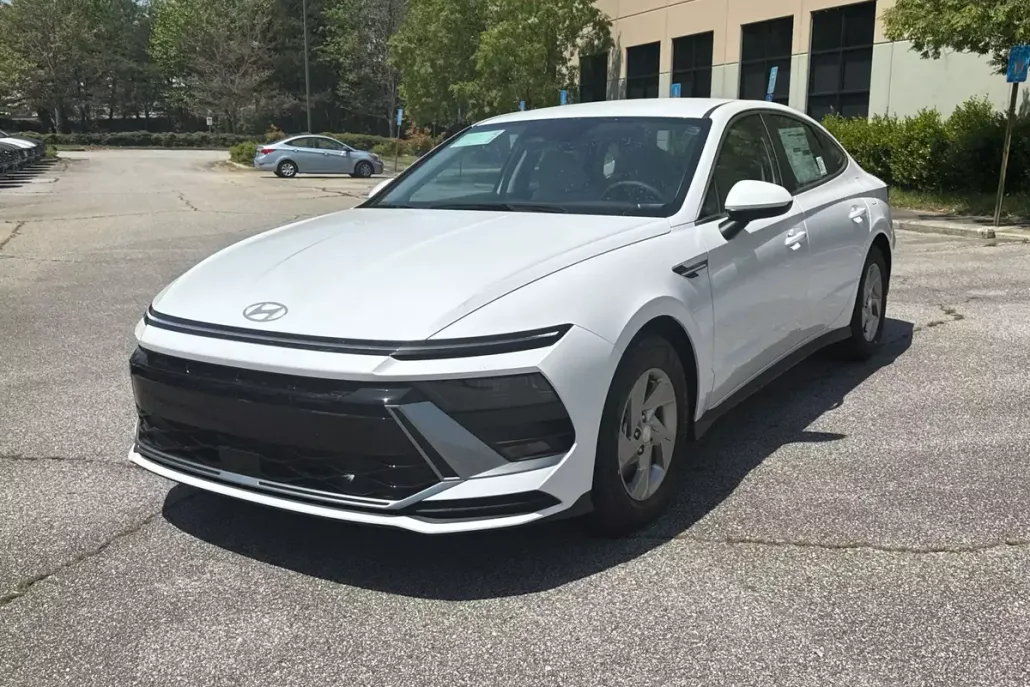 2025 Hyundai Sonata SE photo 1