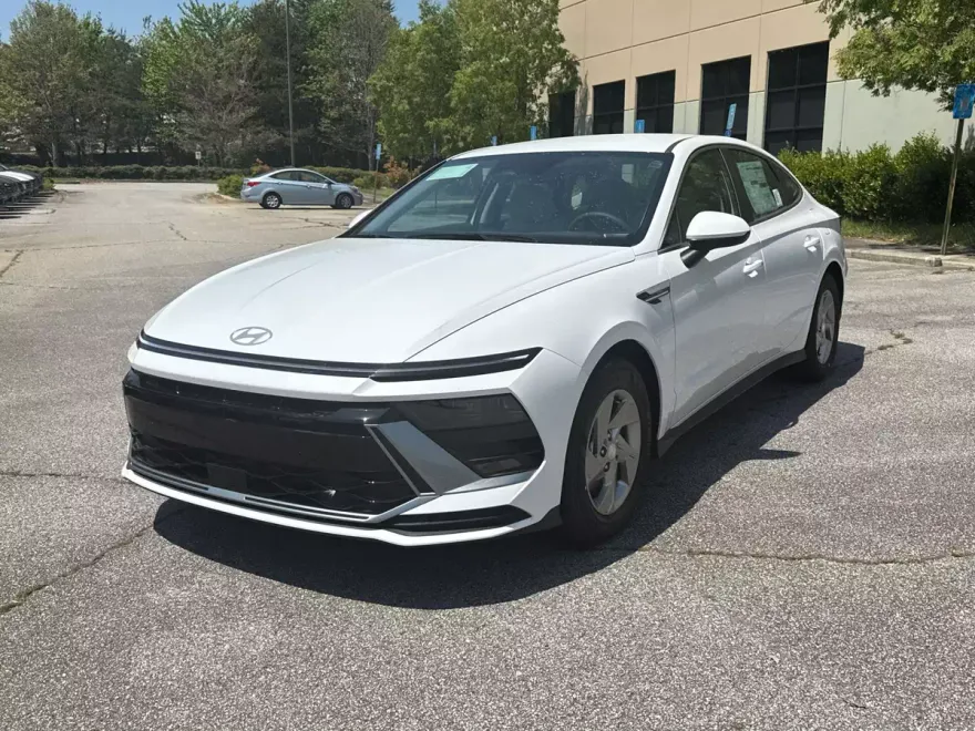 2025 Hyundai Sonata SE photo 1