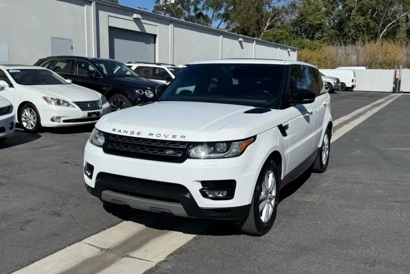 2017 Land Rover Range Rover Sport SE photo 1