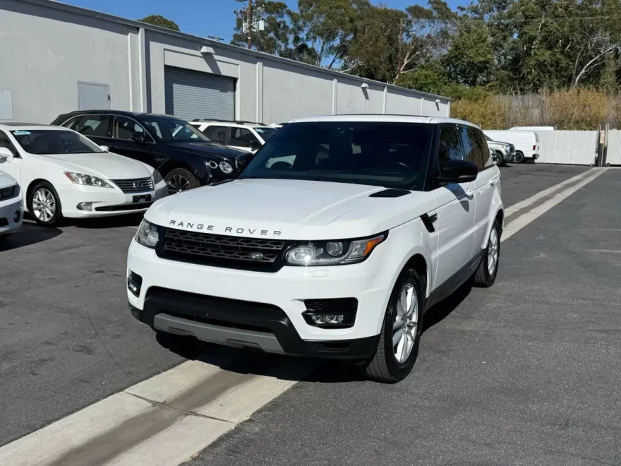 2017 Land Rover Range Rover Sport SE photo 1