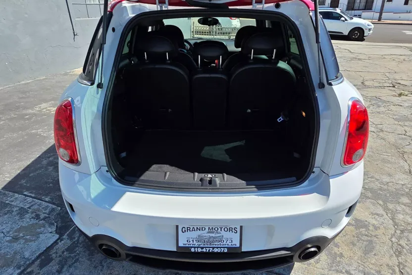 2015 Mini Countryman John Cooper Works photo 1