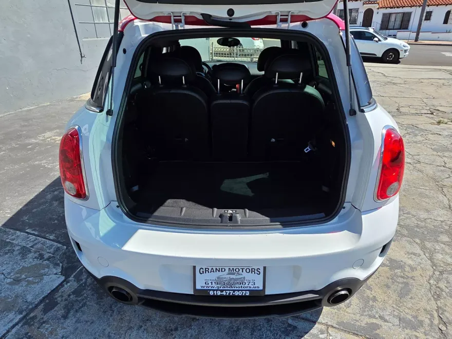 2015 Mini Countryman John Cooper Works photo 1