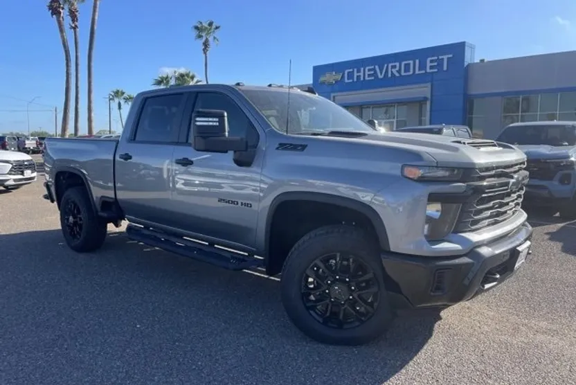 2026 Chevrolet Silverado 2500HD Custom photo 1