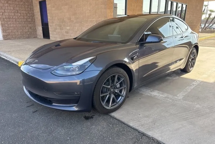 2023 Tesla Model 3 photo 1