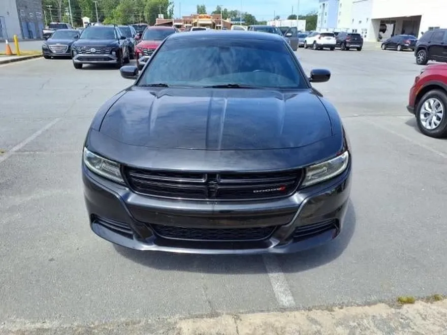 2019 Dodge Charger SXT photo 1