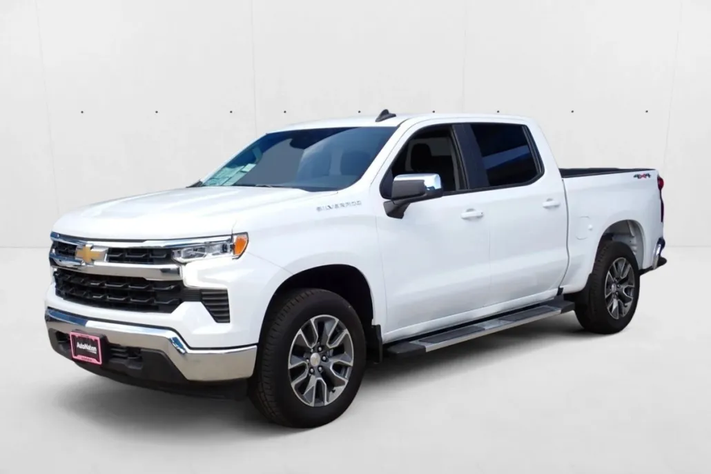 2025 Chevrolet Silverado 1500 LT photo 1