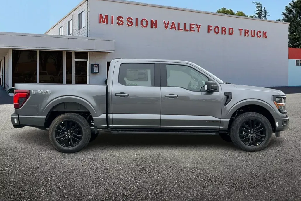 2025 Ford F-150 XLT photo 1