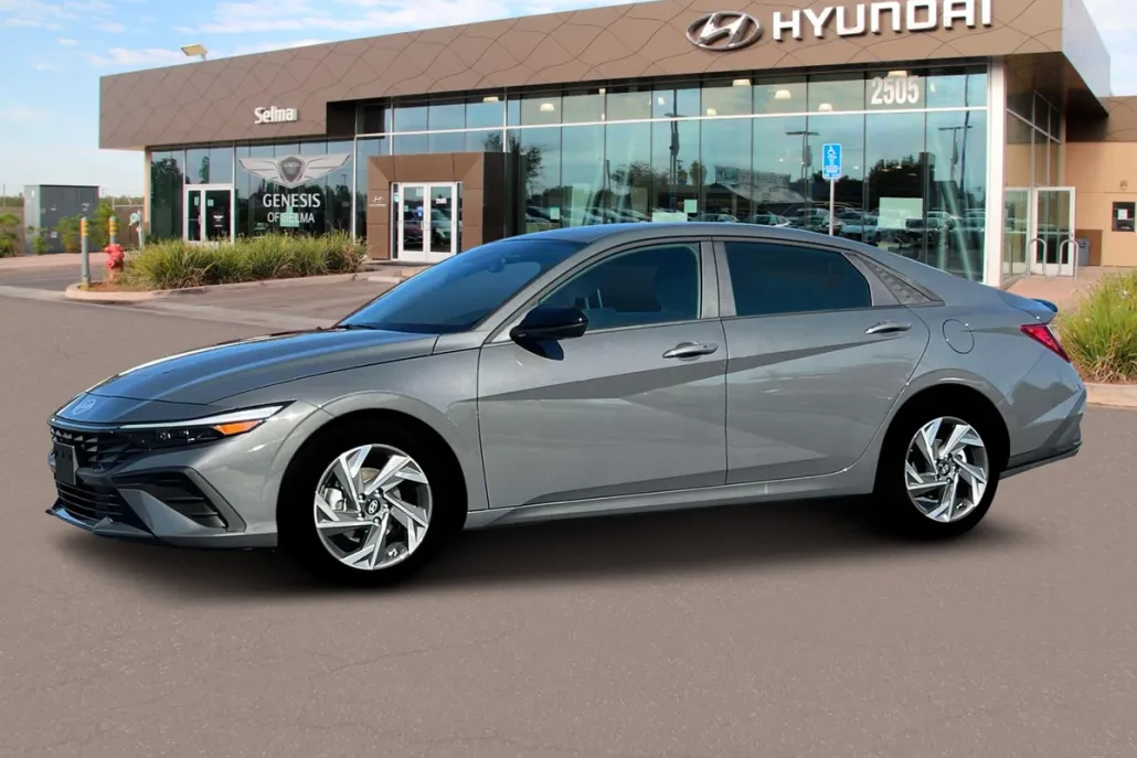2025 Hyundai Elantra SEL Sport photo 1