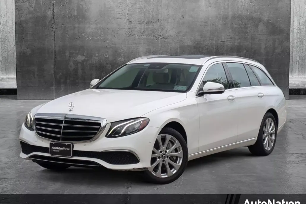 2018 Mercedes Benz E 400 4MATIC Wagon photo 1