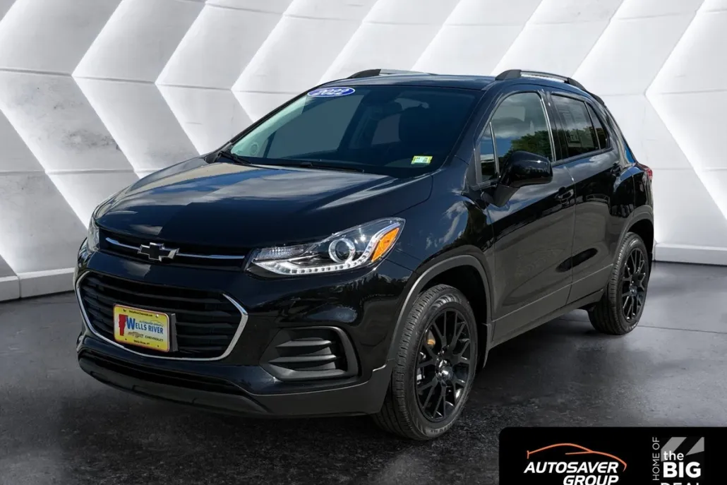 2022 Chevrolet Trax LT photo 1