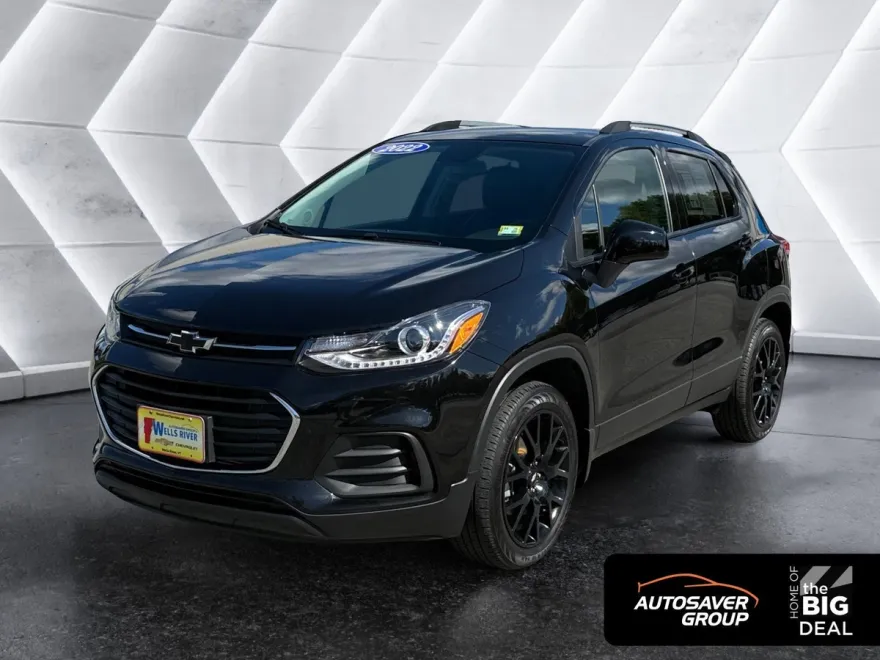 2022 Chevrolet Trax LT photo 1