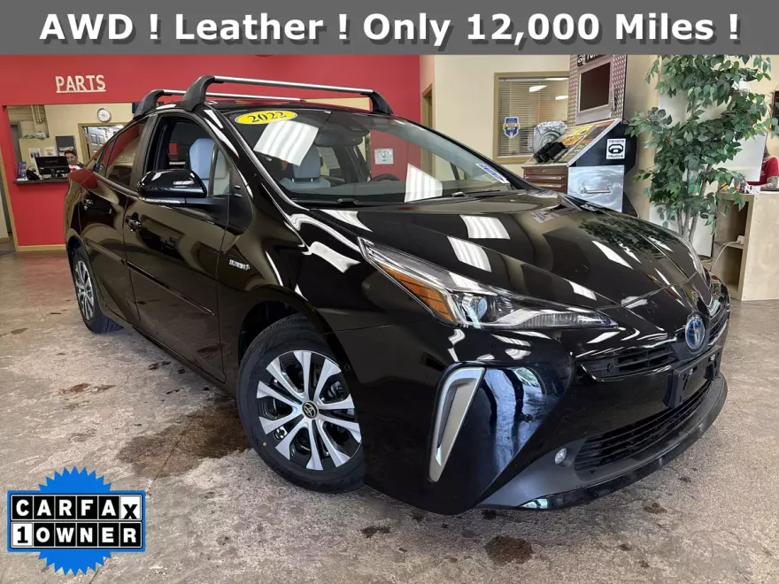 2022 Toyota Prius XLE photo 1