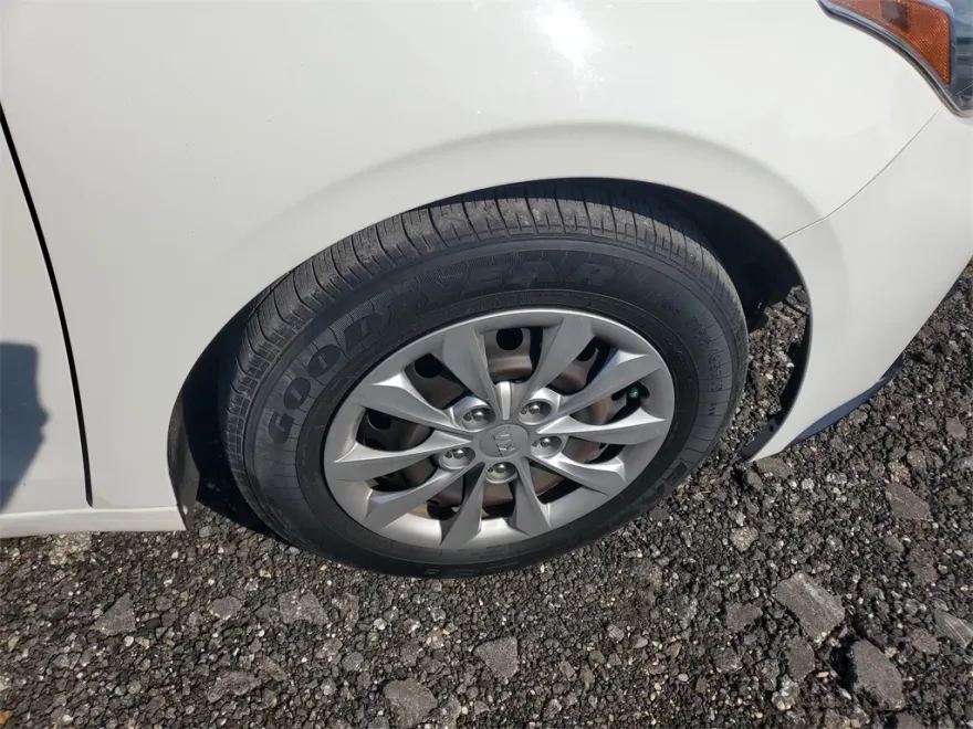 2019 Kia Forte FE photo 1