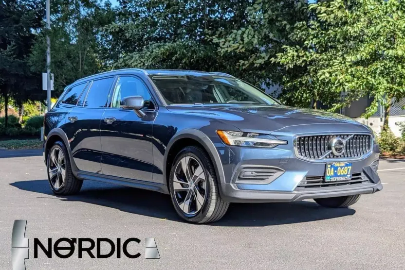2020 Volvo V60 Cross Country T5 AWD photo 1