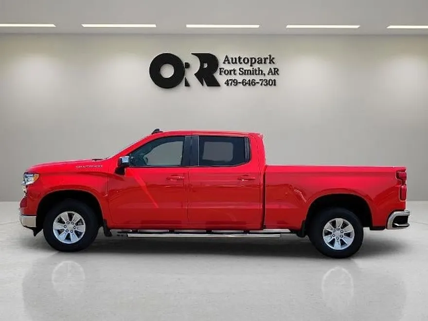 2024 Chevrolet Silverado 1500 LT photo 1