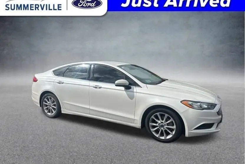 2017 Ford Fusion SE photo 1