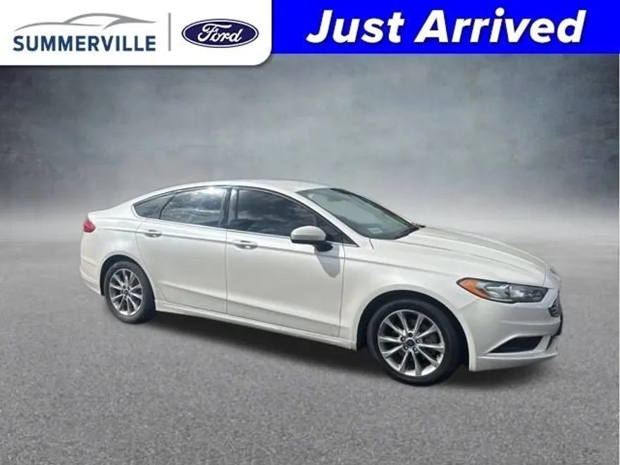 2017 Ford Fusion SE photo 1