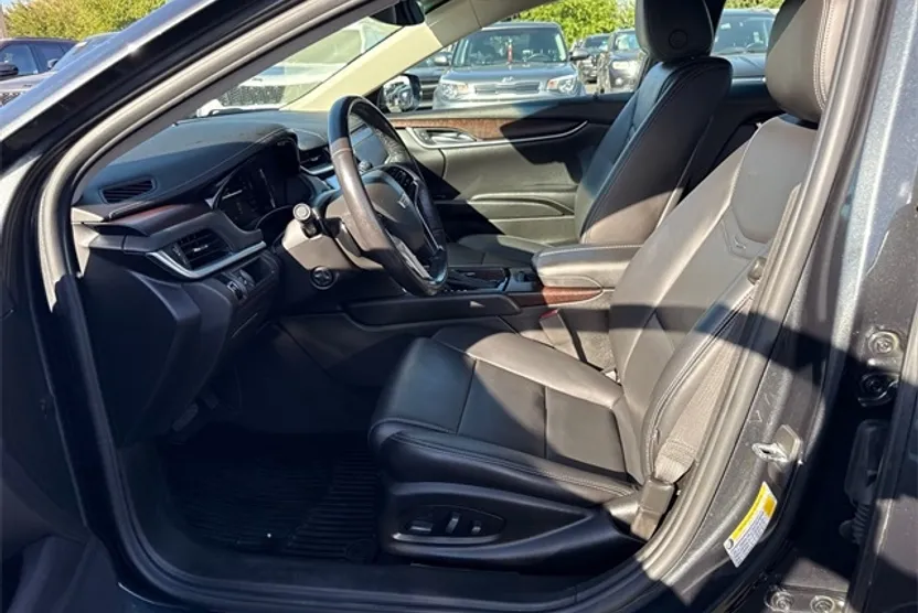 2019 Cadillac XTS Luxury photo 1
