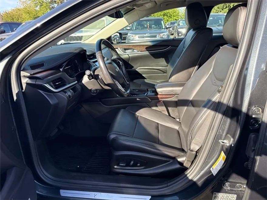 2019 Cadillac XTS Luxury photo 1