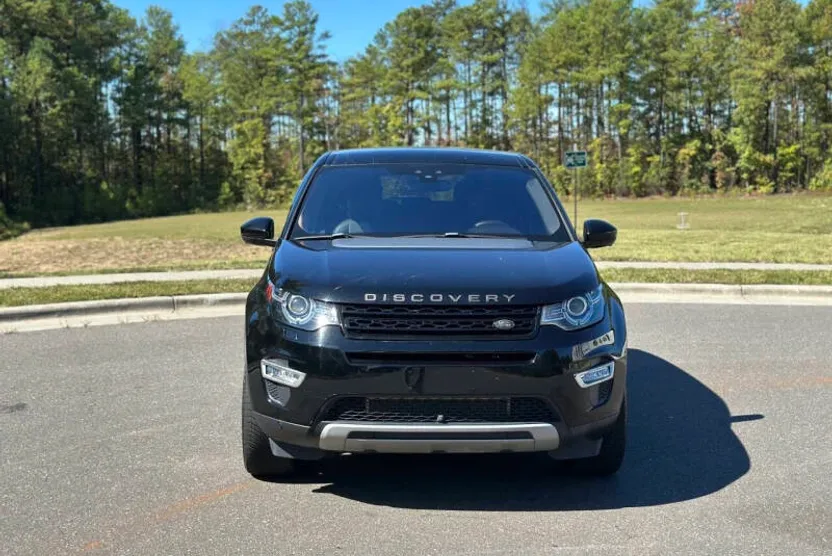 2017 Land Rover Discovery Sport HSE photo 1