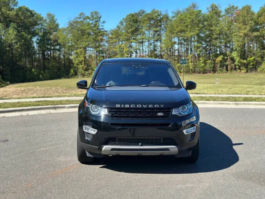 2017 Land Rover Discovery Sport HSE photo 1