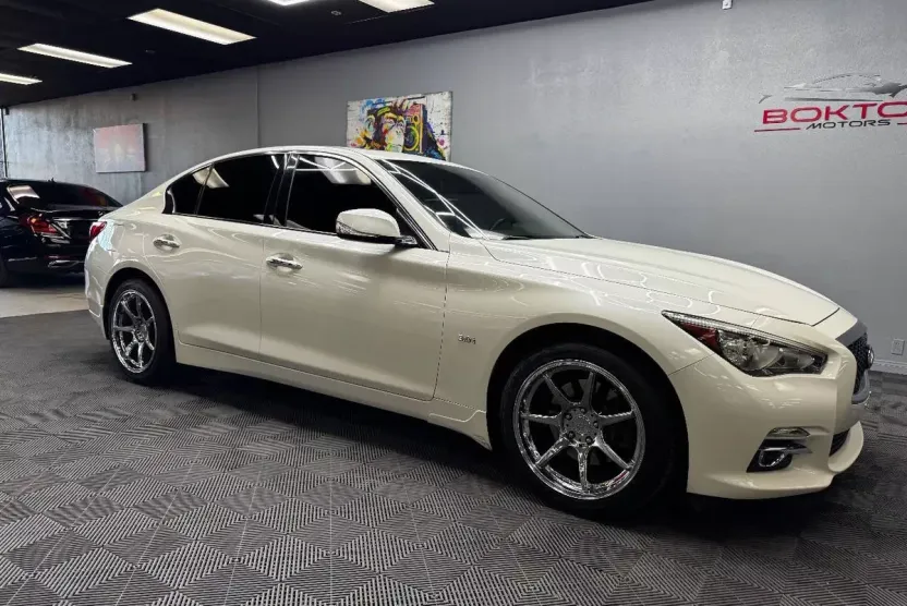2017 Infiniti Q50 3.0t Signature Edition AWD photo 1