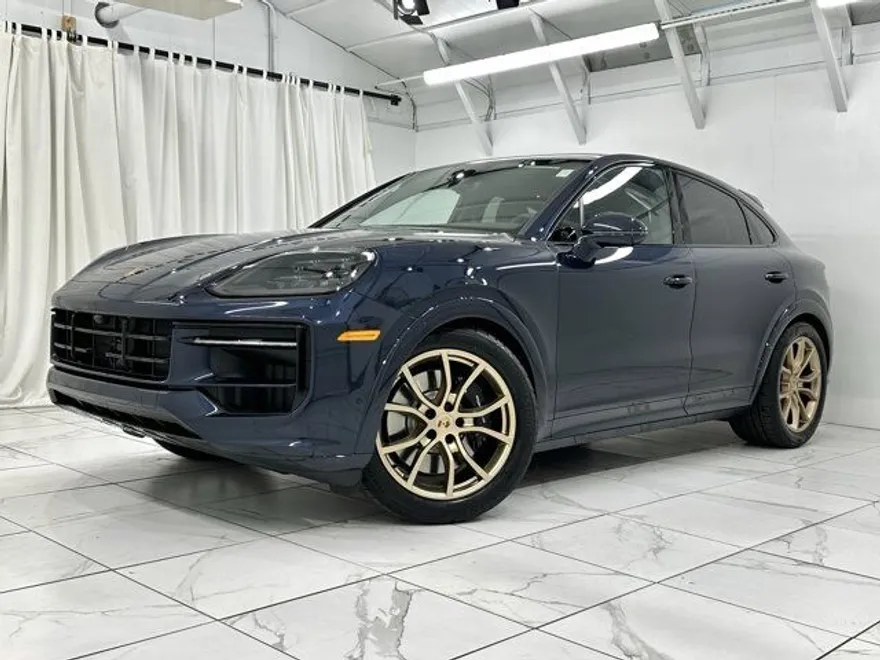 2025 Porsche Cayenne GTS photo 1