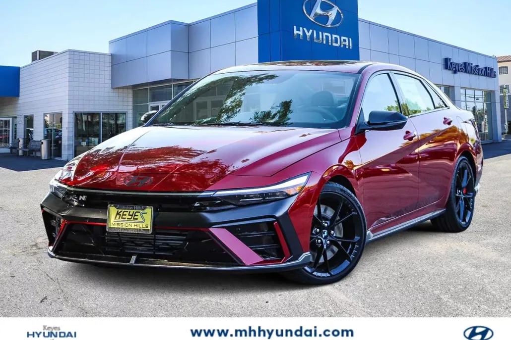 2025 Hyundai Elantra Base photo 1