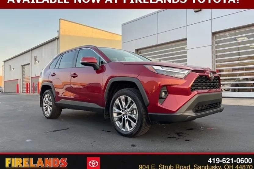2022 Toyota RAV4 XLE Premium photo 1