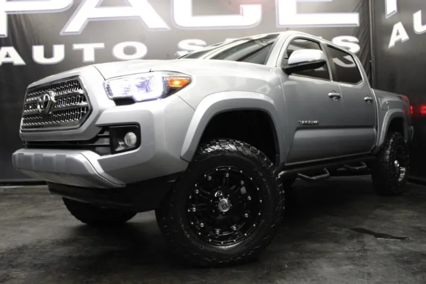 2017 Toyota Tacoma SR5 Sport TRD Pro photo 1