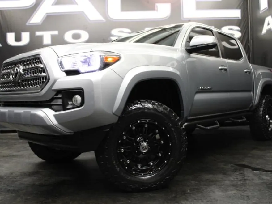 2017 Toyota Tacoma SR5 Sport TRD Pro photo 1