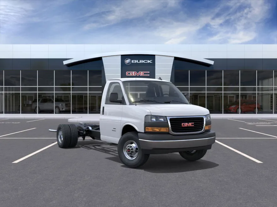 2025 Gmc Savana Cutaway photo 1