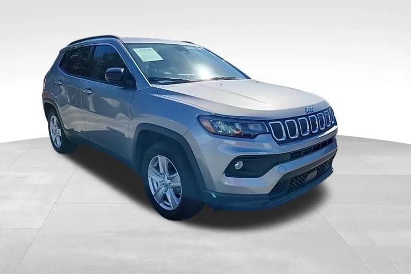 2022 Jeep Compass Latitude photo 1
