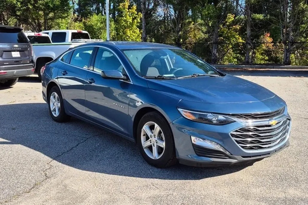 2024 Chevrolet Malibu 1LT photo 1