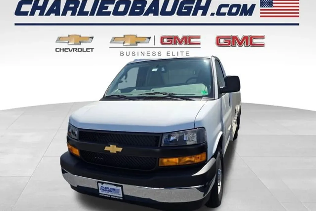 2024 Chevrolet Express Cutaway 3500 Work Van photo 1