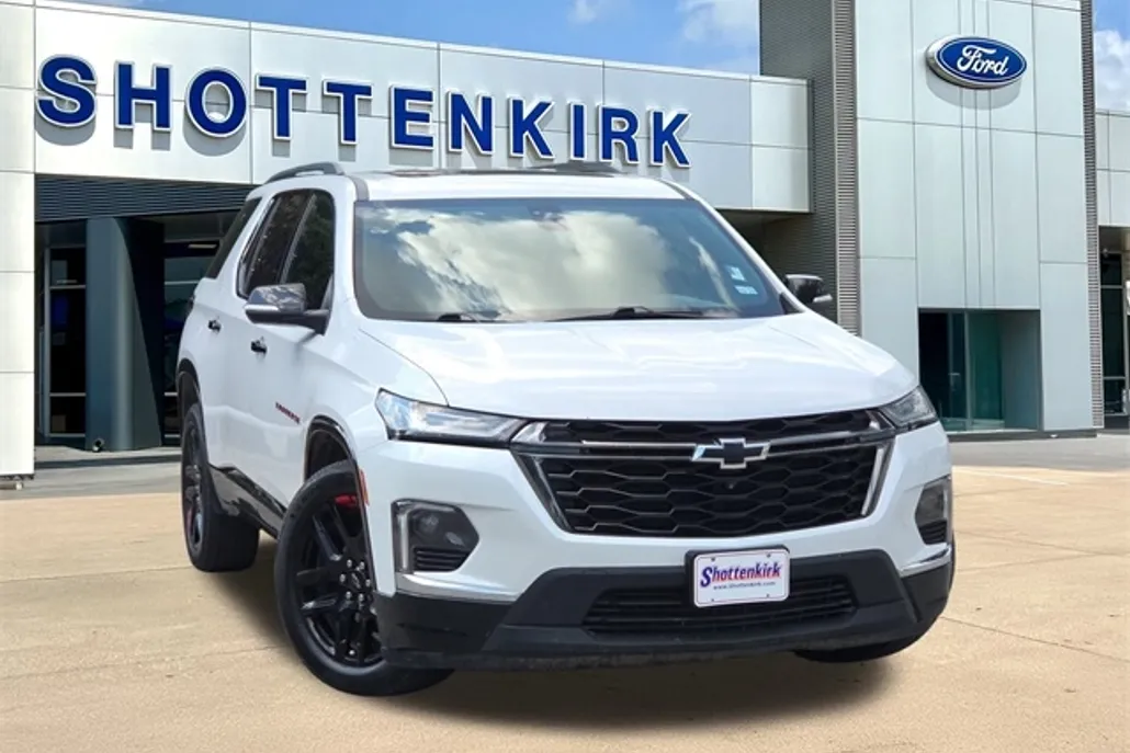 2023 Chevrolet Traverse Premier photo 1