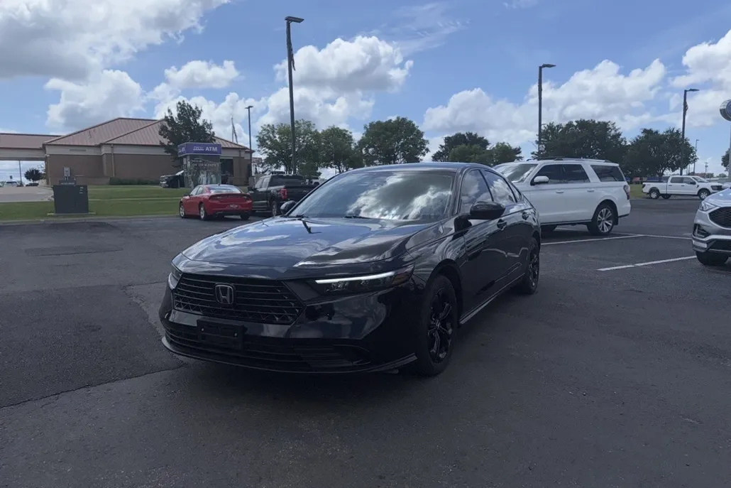 2025 Honda Accord SE photo 1
