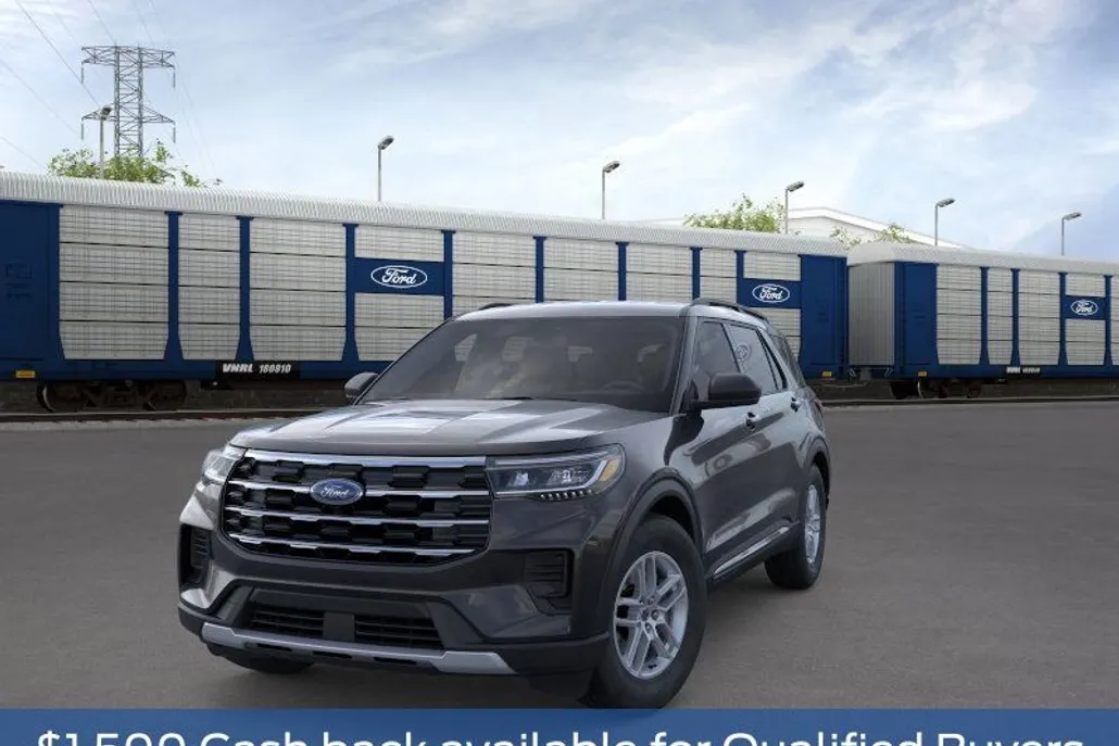 2025 Ford Explorer photo 1