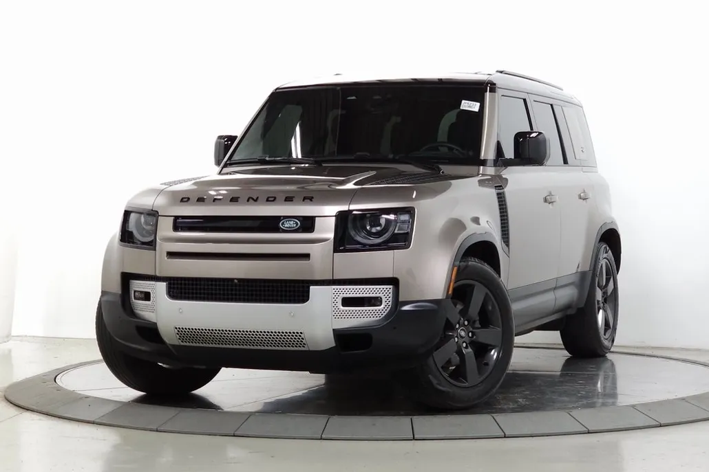 2023 Land Rover Defender 110 S photo 1