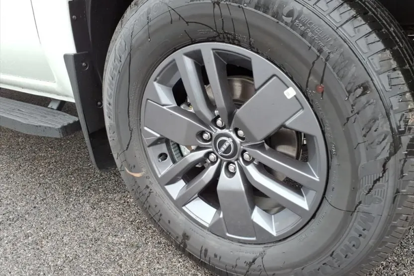 2026 Nissan Frontier SV photo 1