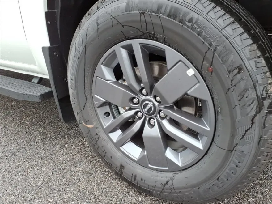 2026 Nissan Frontier SV photo 1