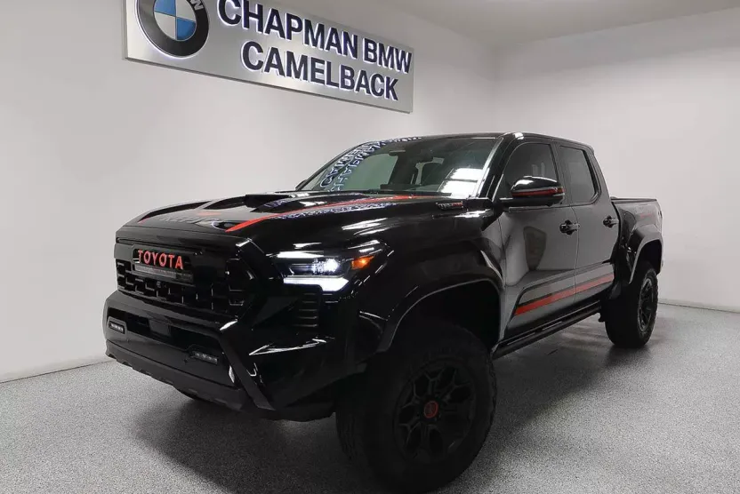 2024 Toyota Tacoma TRD Off-Road photo 1
