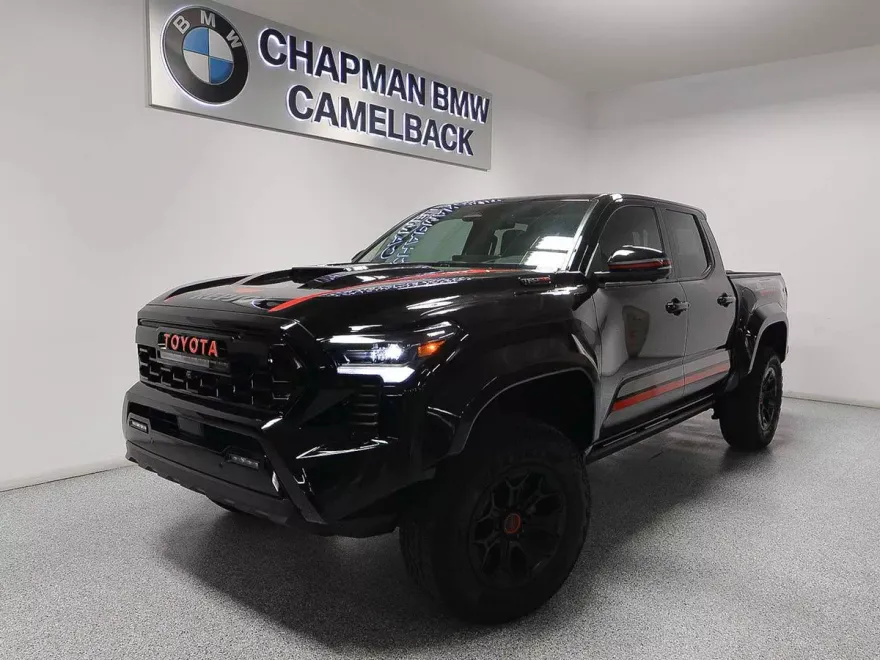 2024 Toyota Tacoma TRD Off-Road photo 1