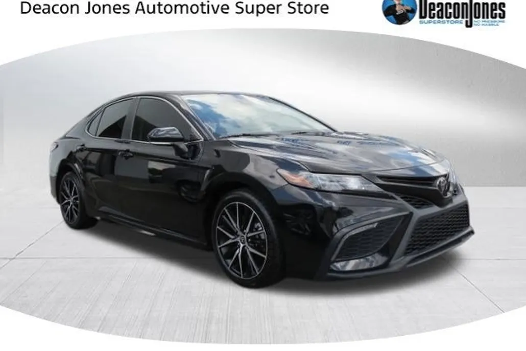 2022 Toyota Camry SE photo 1