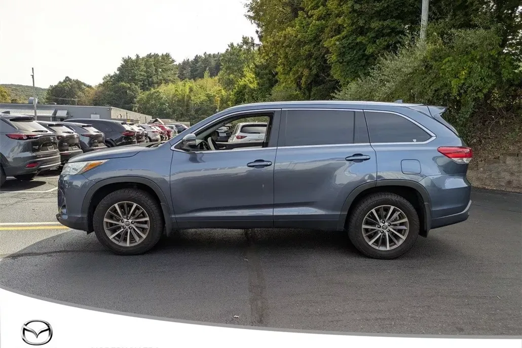 2019 Toyota Highlander XLE photo 1