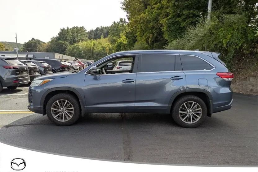 2019 Toyota Highlander XLE photo 1