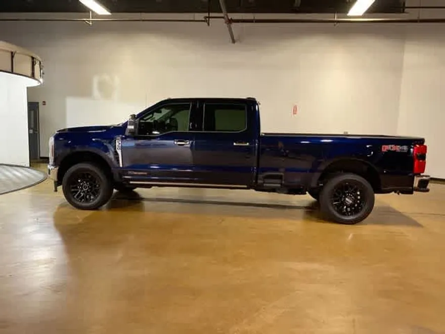2024 Ford F-350 Lariat photo 1